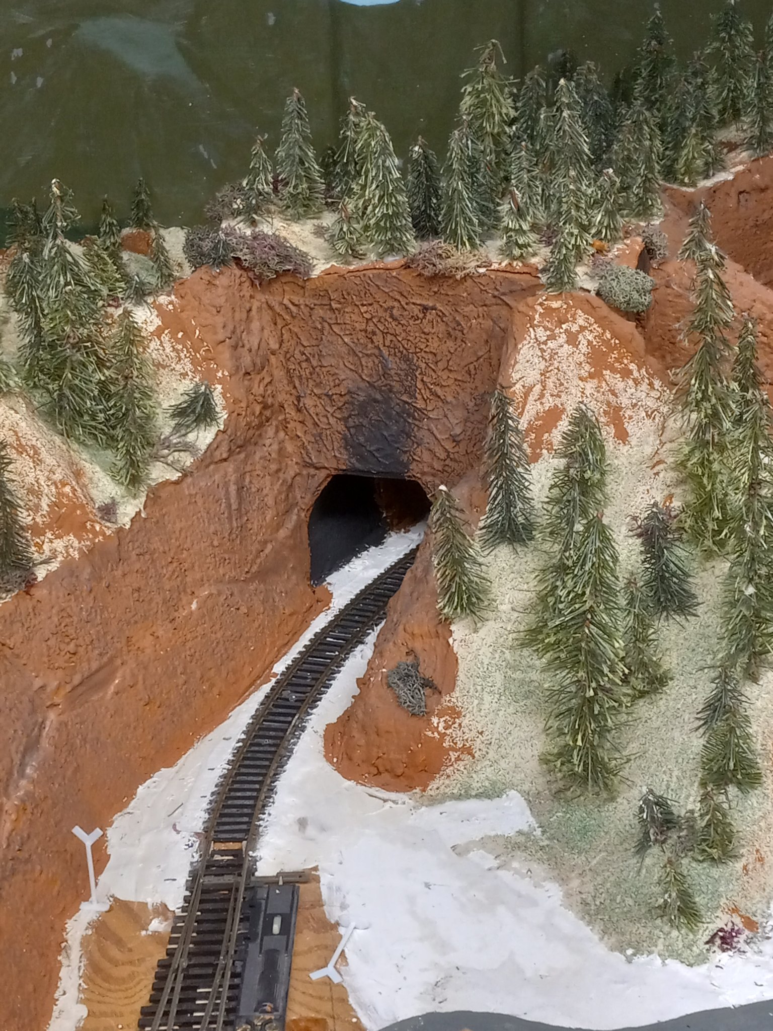 CM tunnel 1.jpg