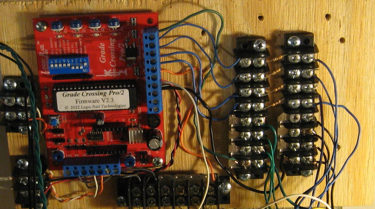 Crossing_Gate_Board_04.jpg