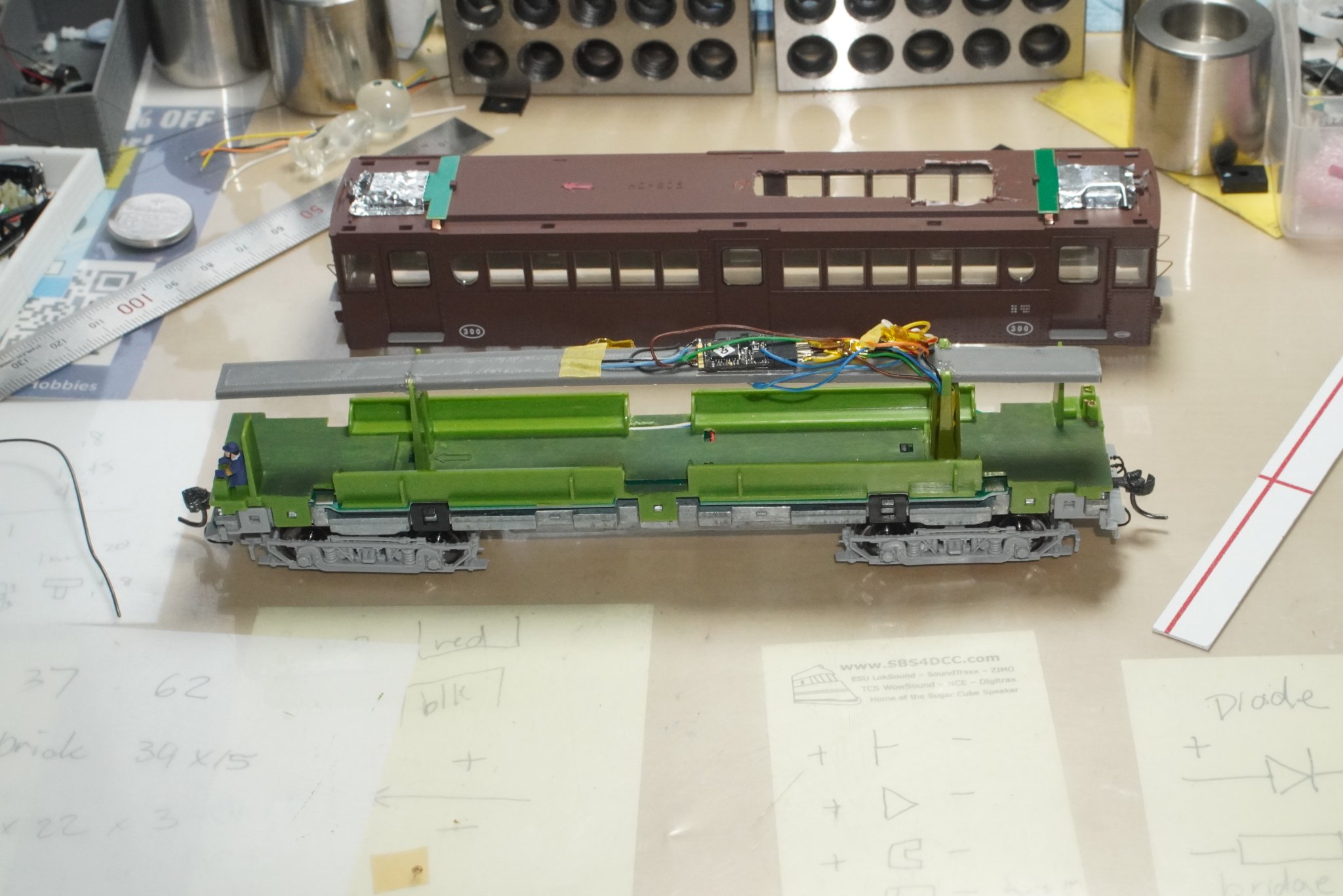 DECODER ON LIGHT BAR.JPG