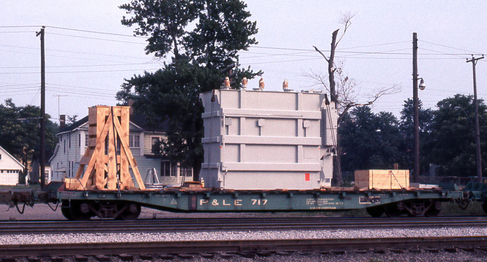 flat car with 3 loads.jpg