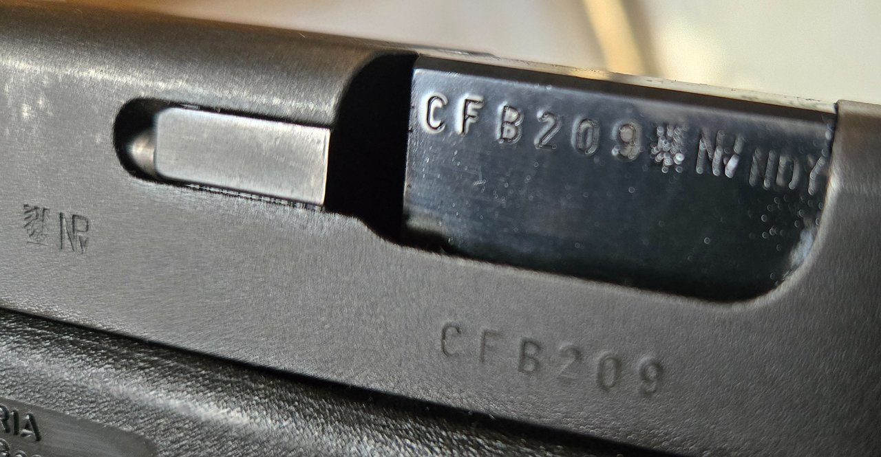 Glock002.jpg