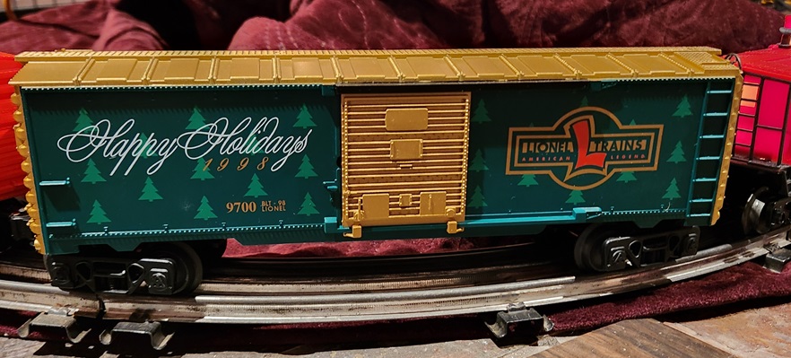 LionelChristmasBox1998.jpg