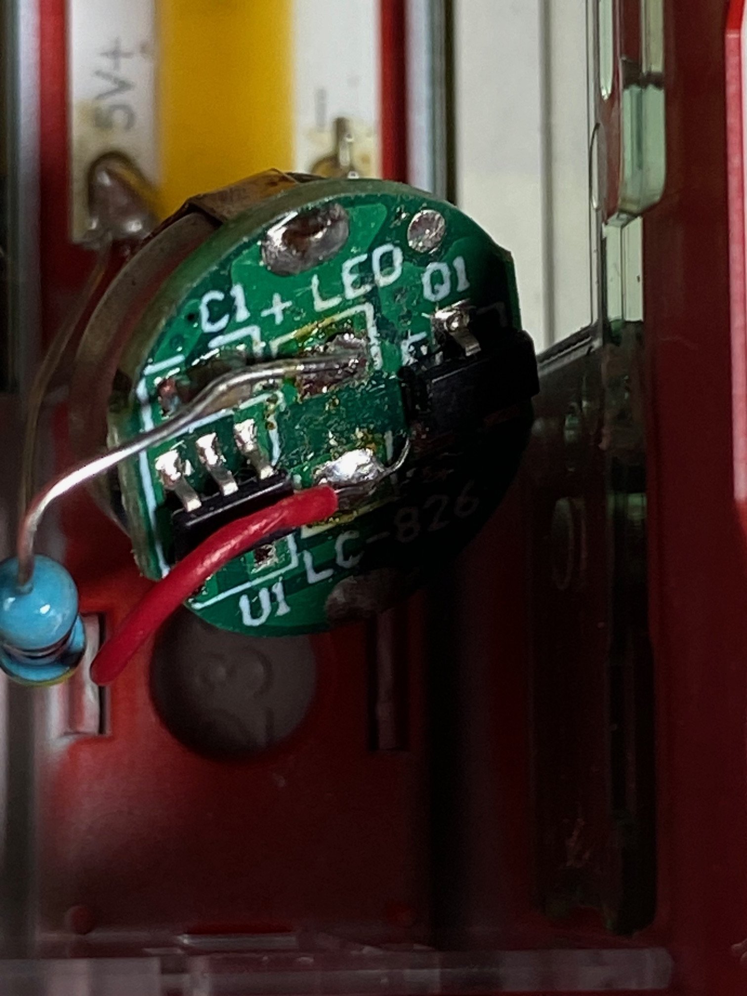 MAGNET LIGHT WIRED.jpeg