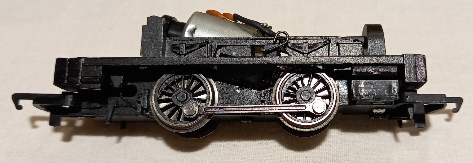 OLD HORNBY 0-4-0 CHASSIS (00 gauge) #2.jpg