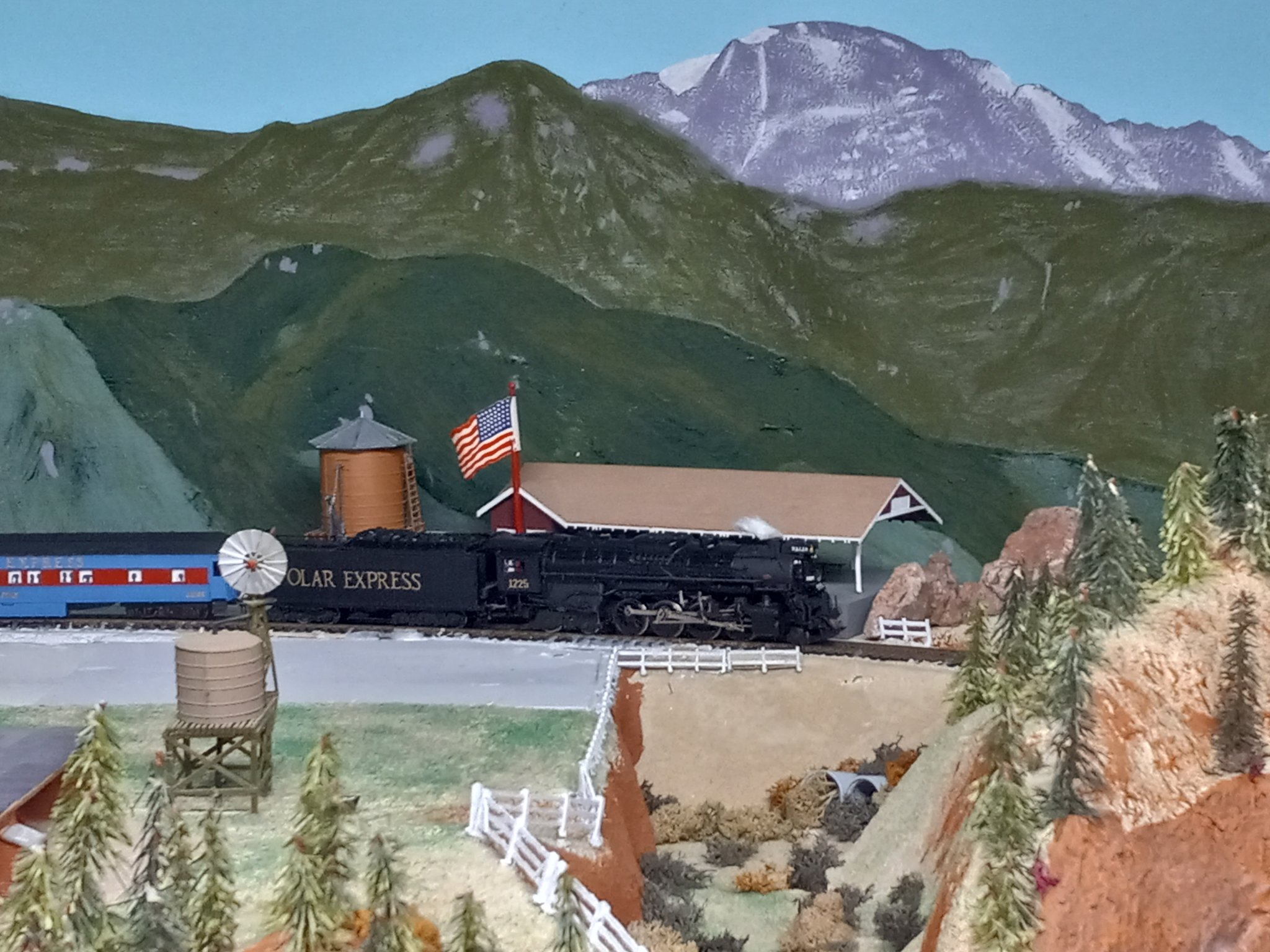 PFM Polar Express 1225 (My model) (13).jpg