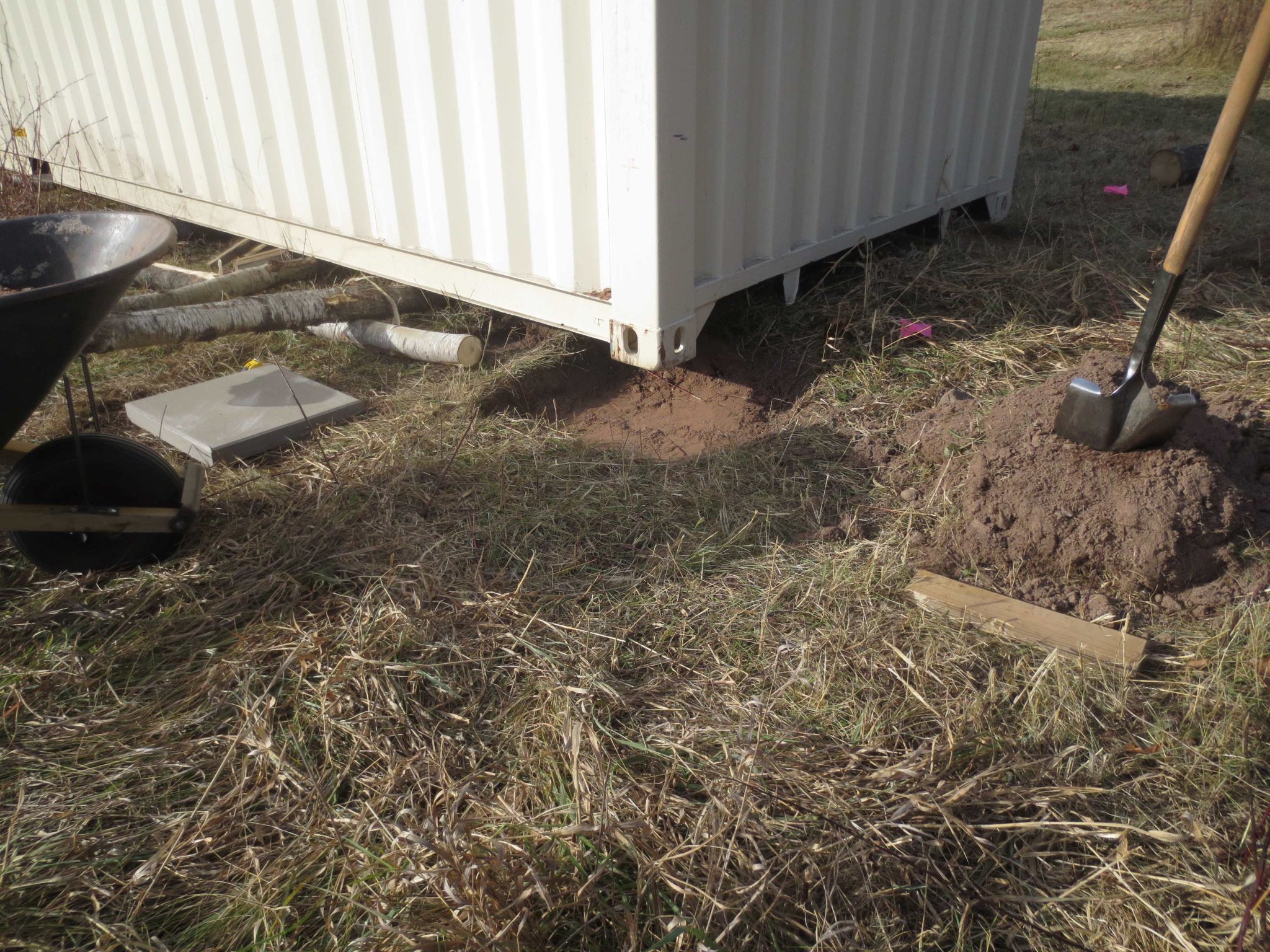 prepping footing.jpg