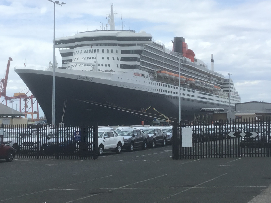 QM 2 in Fremantle,.jpg
