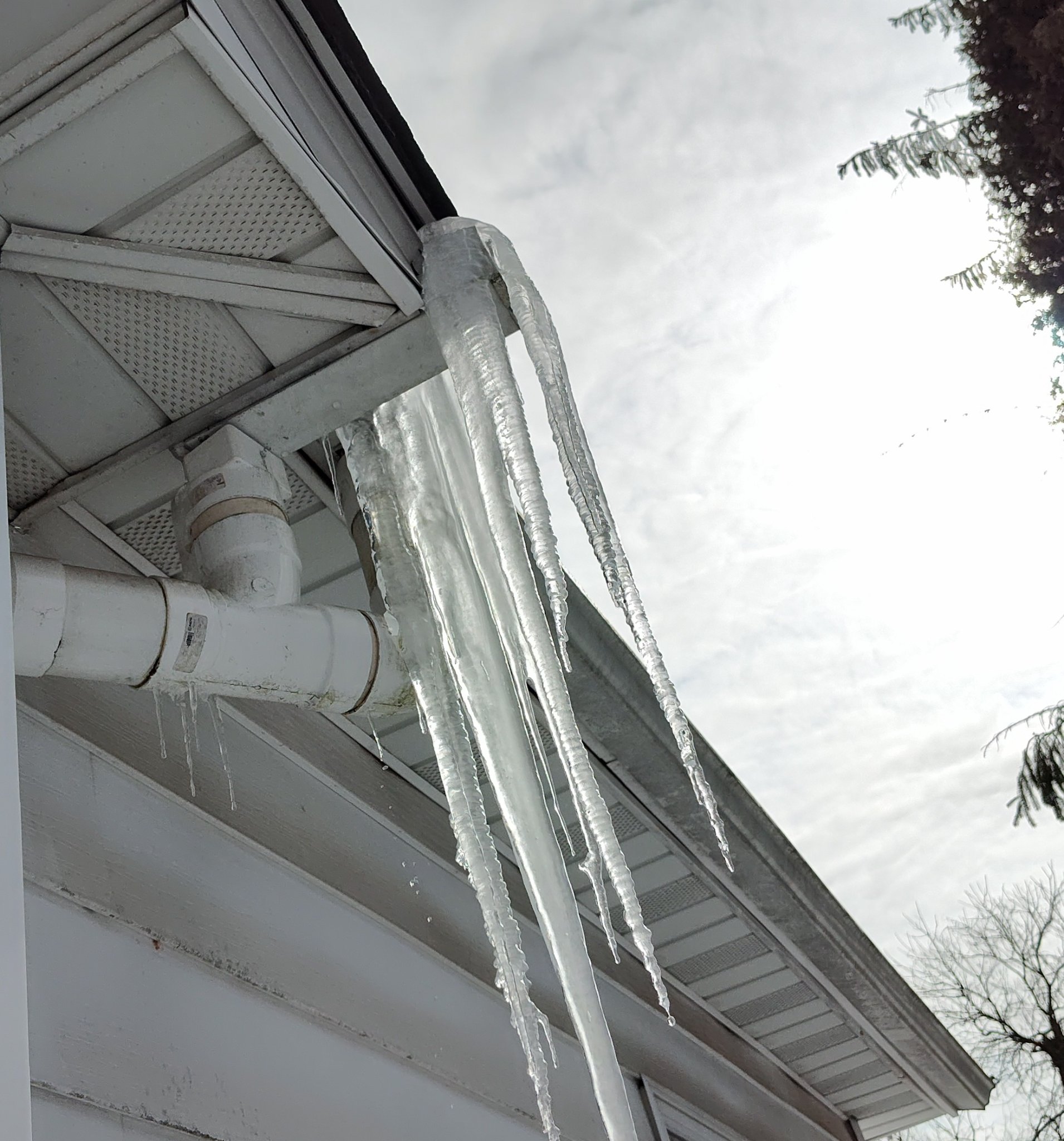 Roof_ice_01.jpg