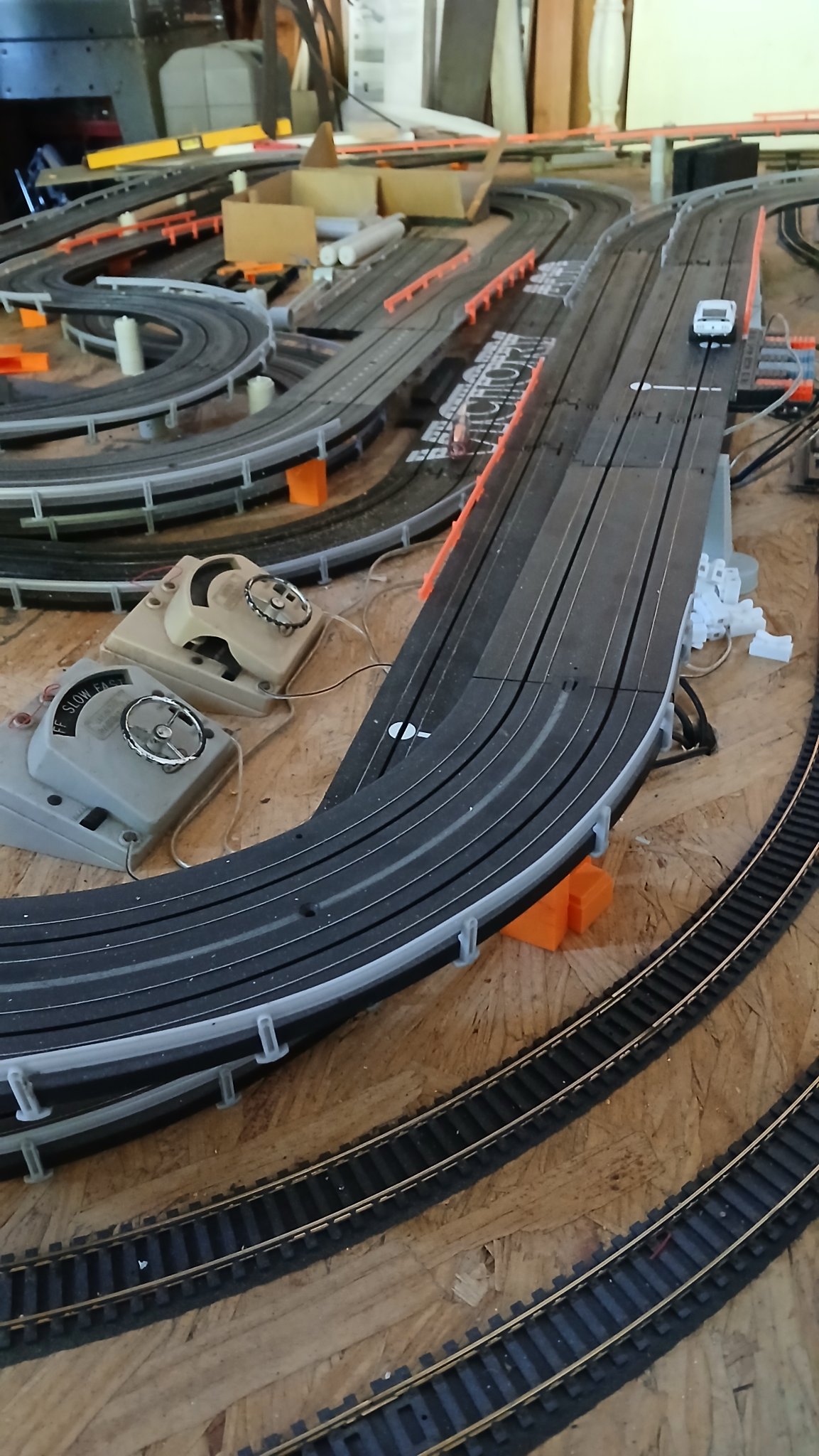 slotcar_horails.jpg