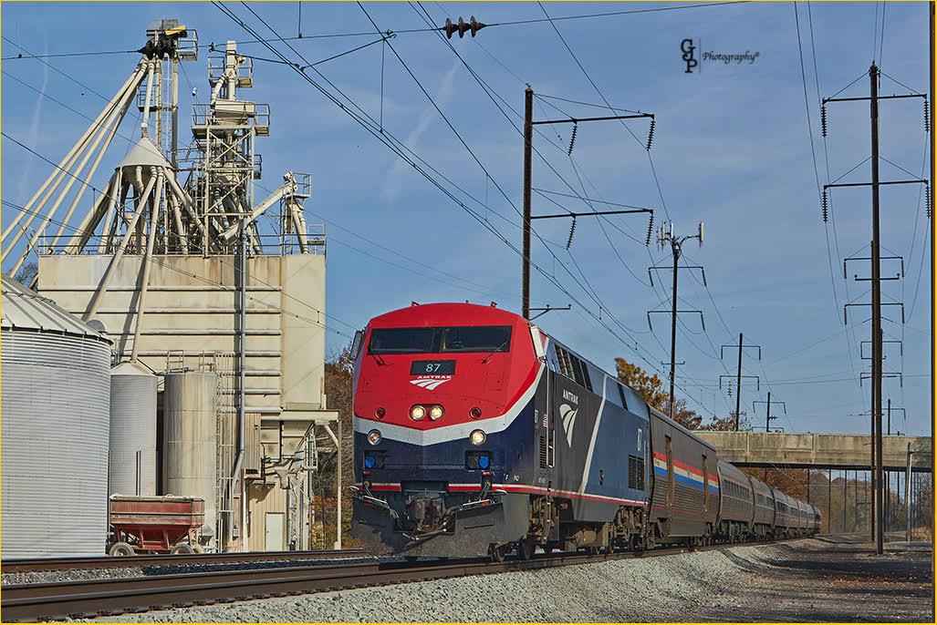 Train 43 10_30_24 at Atglen PA...Gary Pancavage Photo.jpg