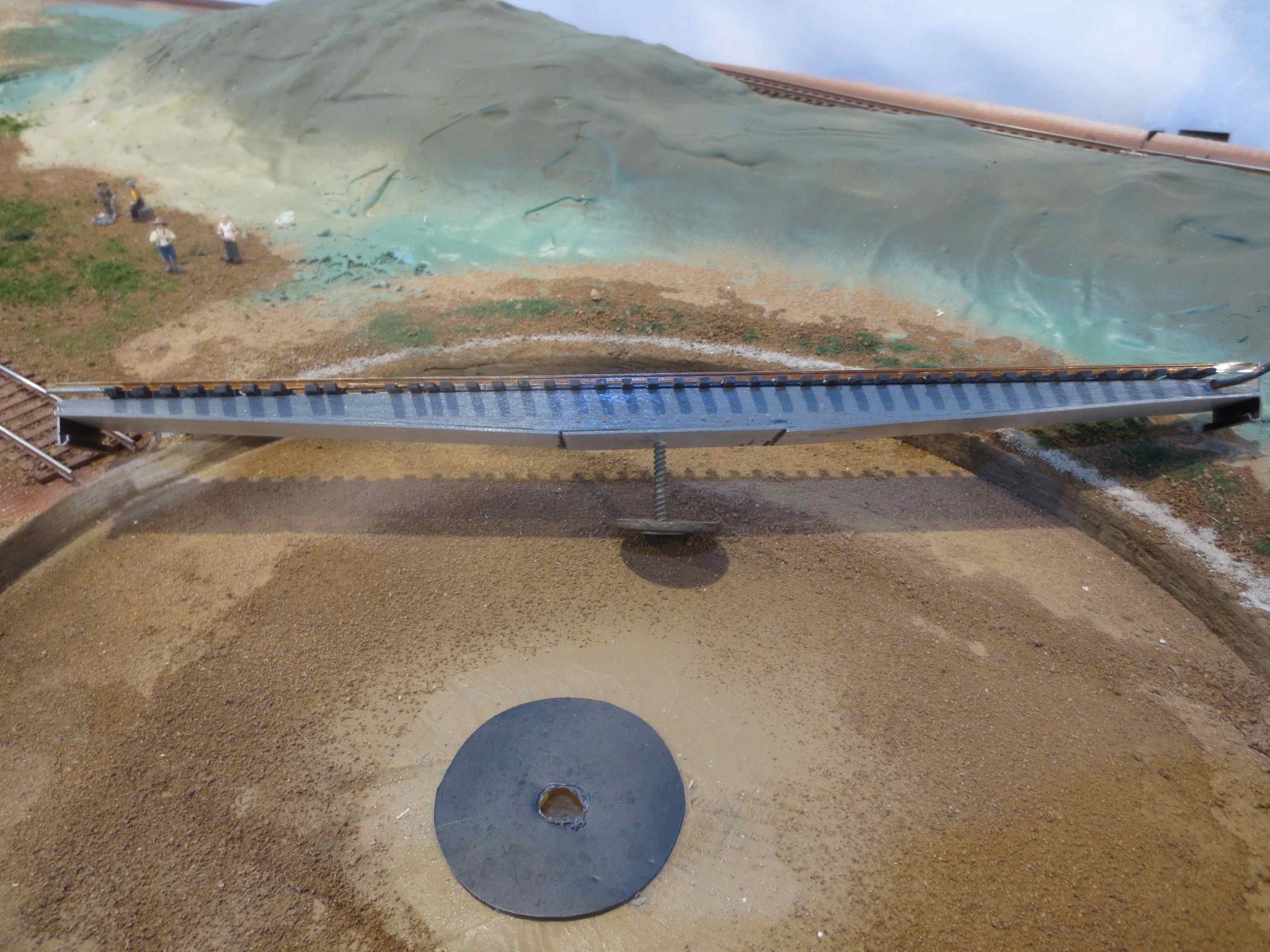 Turntable detail.JPG
