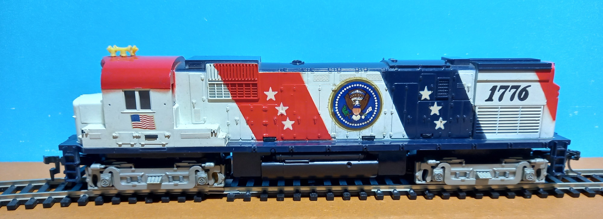 TYCO BICENTENNIAL DIESEL.jpg