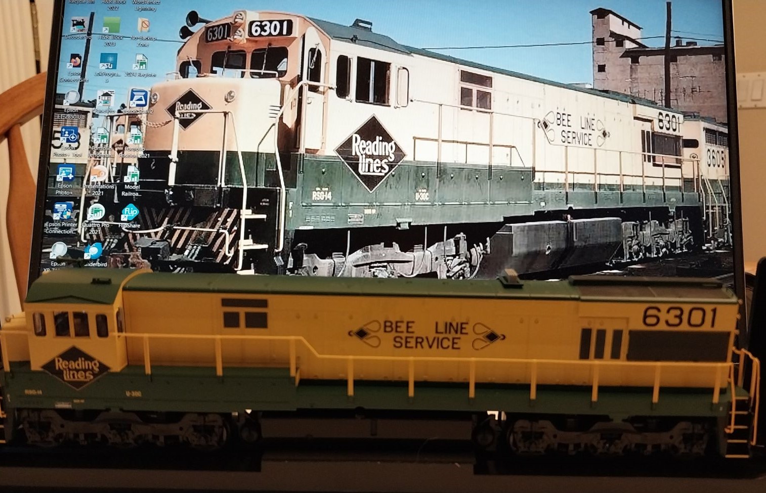 U-30C Erie Avenue and HO Model 06_13_24.jpg