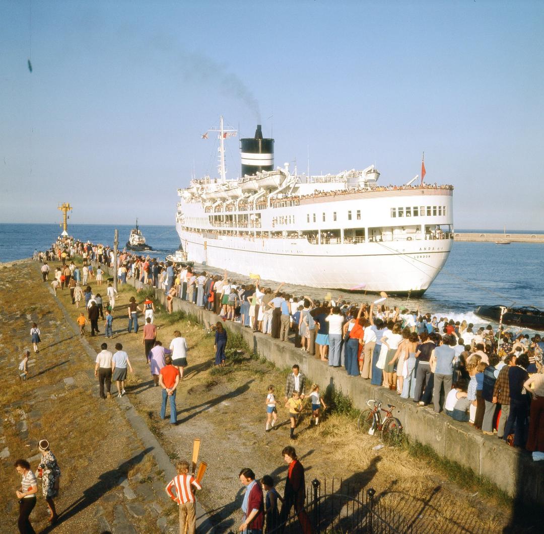 Uganda leaving Sunderland.jpg