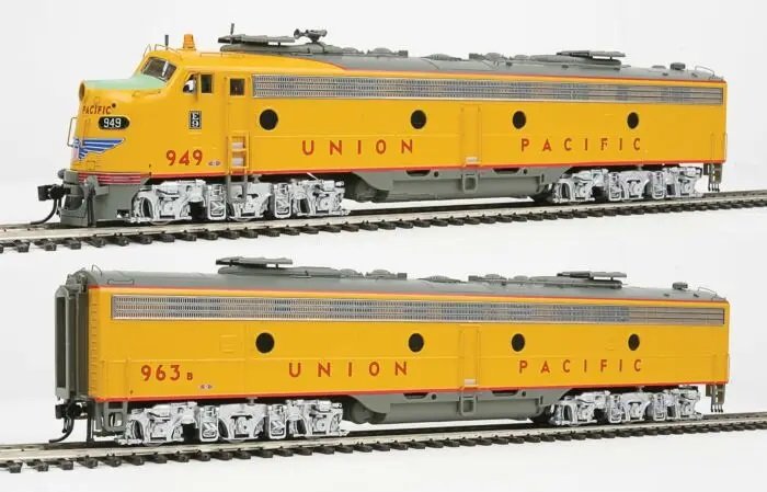 UP 949 & UP 963_x.jpg