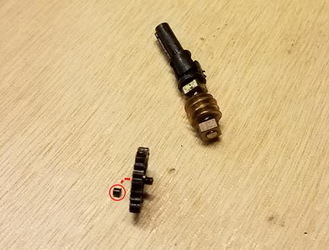 LL_P2K_E8_broken_gear.jpg