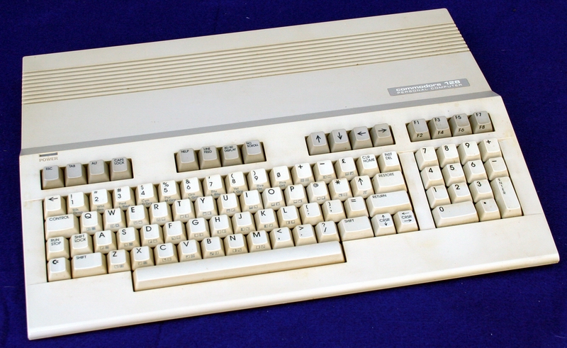 commodore128.jpg