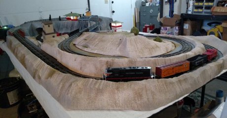 SCARM_5x9_S-scale_model_train_layout_1-460.jpg